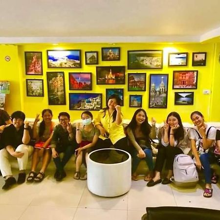 Vr Hostel สะพานควาย Bangkok Eksteriør billede
