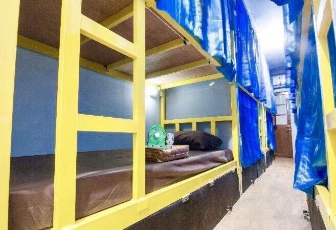 Vr Hostel สะพานควาย Bangkok Eksteriør billede